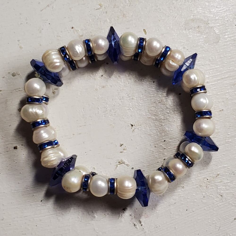 Vintage Bracelet White Pearl Plus Blue Glass Beaded Stretchy